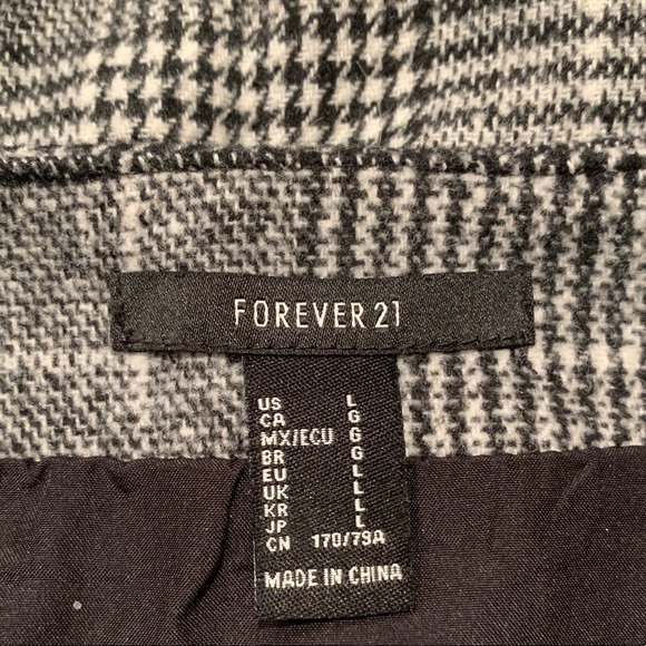 Cute Plaid Skirt - Picture 3 of 3